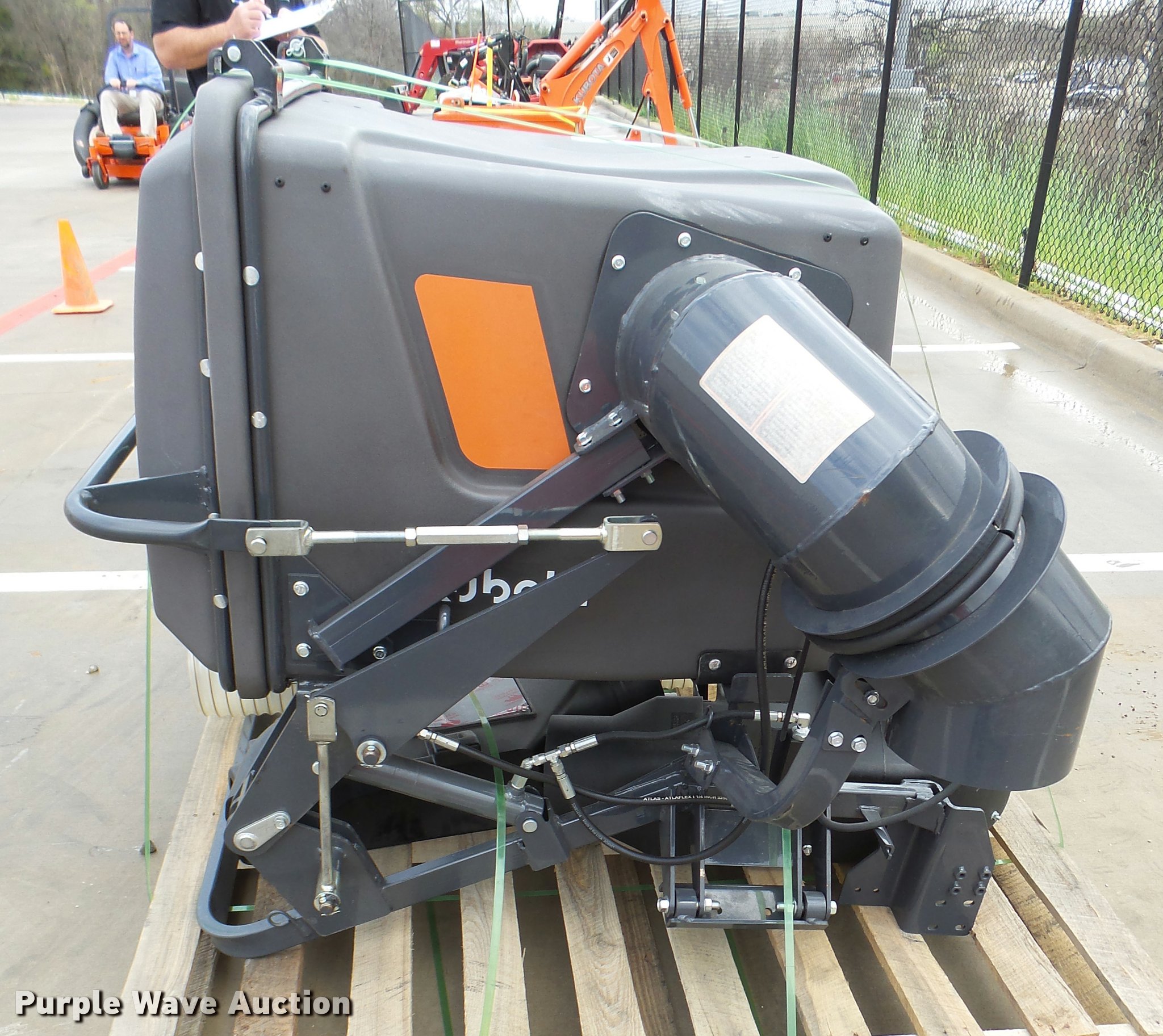 Kubota ZTR grass catcher in Grapevine, TX Item DG9640 sold Purple Wave