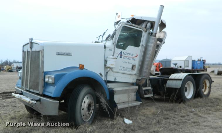 image for item BK9263 1999 Kenworth W900 truck cab and chassis