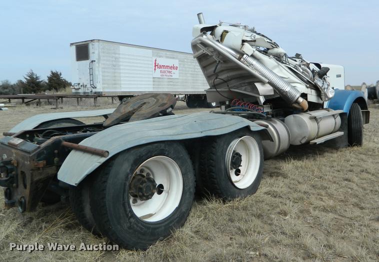 image for item BK9263 1999 Kenworth W900 truck cab and chassis