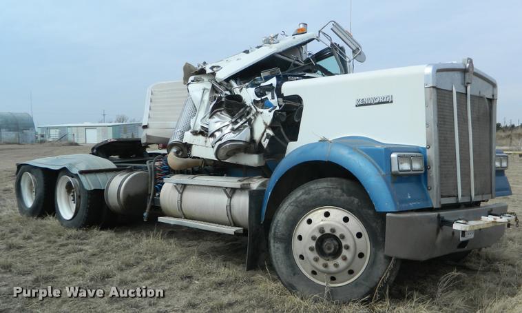 image for item BK9263 1999 Kenworth W900 truck cab and chassis