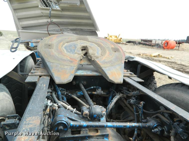 image for item BK9263 1999 Kenworth W900 truck cab and chassis