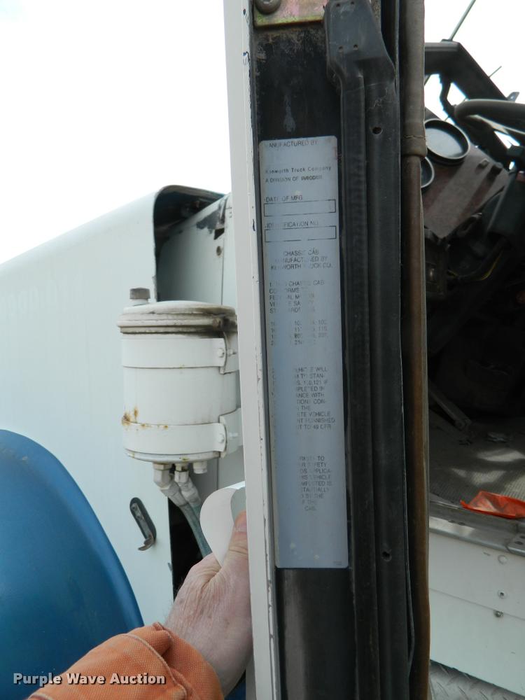 image for item BK9263 1999 Kenworth W900 truck cab and chassis