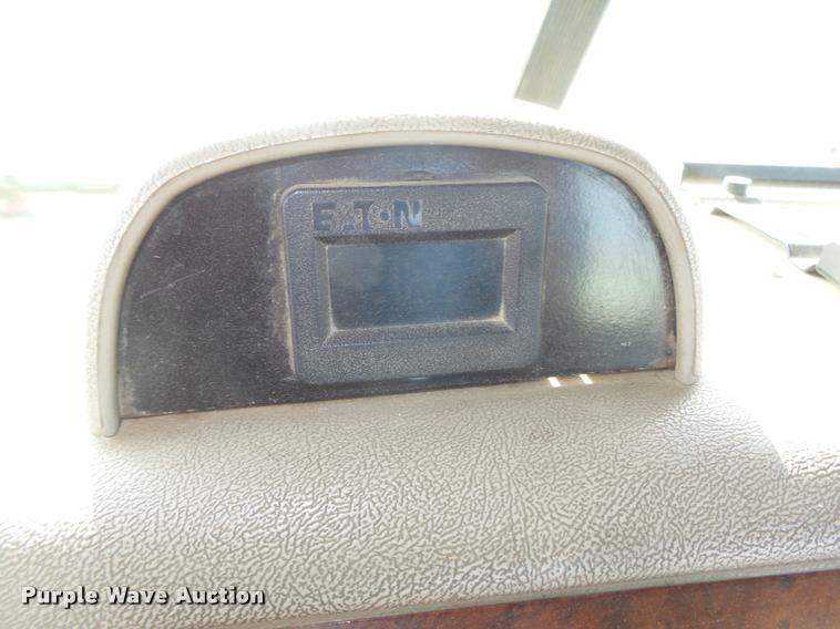 image for item DA0613 2005 Mack CXN 613 Vision semi truck