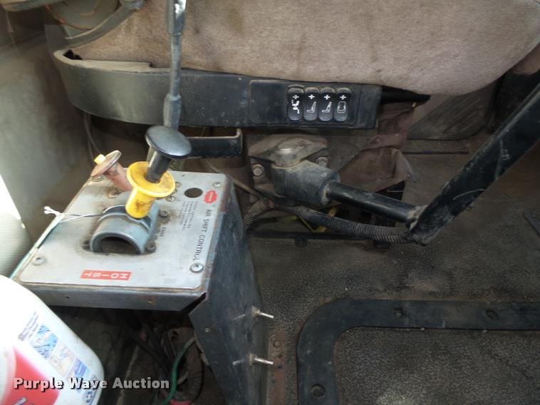 image for item DA0613 2005 Mack CXN 613 Vision semi truck