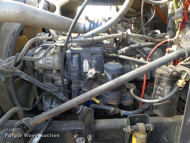 image for item DA0613 2005 Mack CXN 613 Vision semi truck