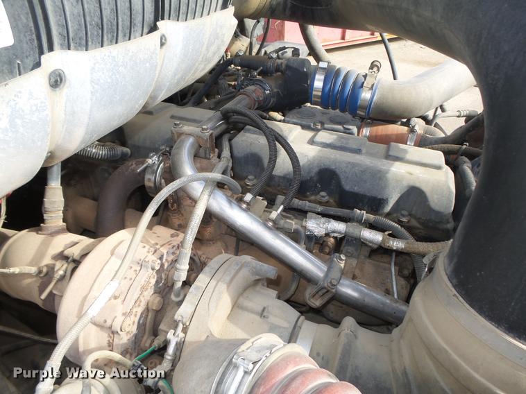 image for item DA0613 2005 Mack CXN 613 Vision semi truck