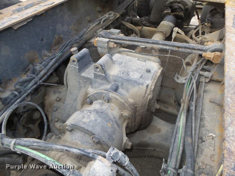 image for item DA0613 2005 Mack CXN 613 Vision semi truck