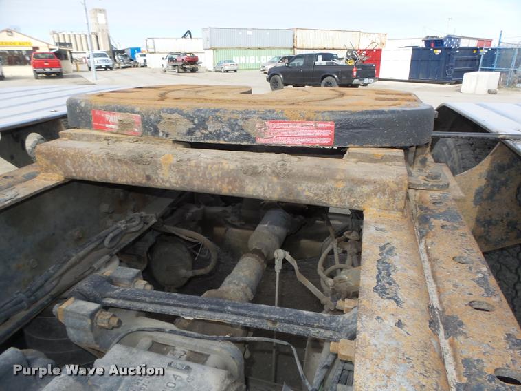 image for item DA0613 2005 Mack CXN 613 Vision semi truck