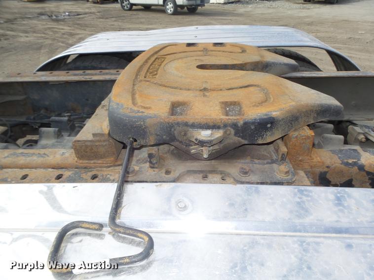 image for item DA0613 2005 Mack CXN 613 Vision semi truck