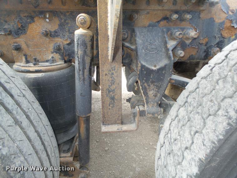 image for item DA0613 2005 Mack CXN 613 Vision semi truck