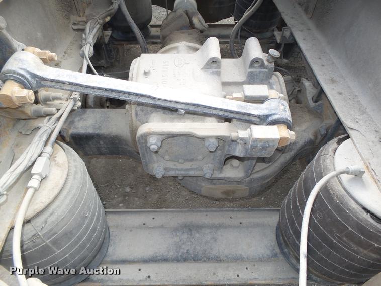 image for item DA0613 2005 Mack CXN 613 Vision semi truck