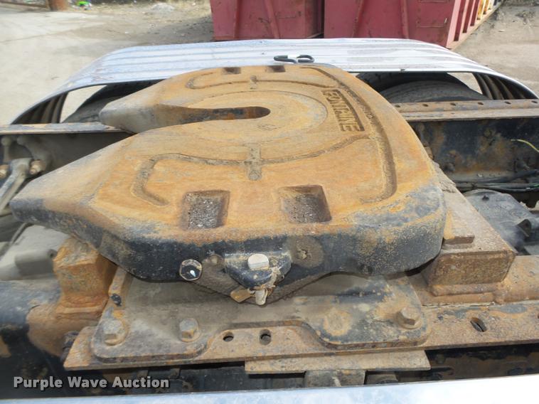 image for item DA0613 2005 Mack CXN 613 Vision semi truck