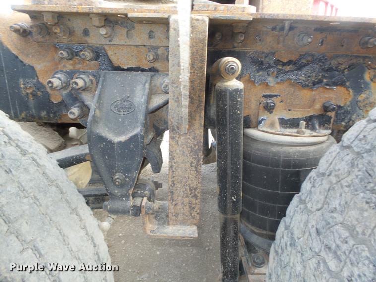 image for item DA0613 2005 Mack CXN 613 Vision semi truck