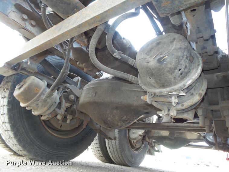 image for item DA0613 2005 Mack CXN 613 Vision semi truck