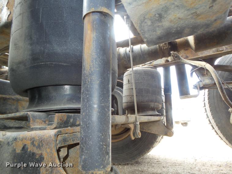 image for item DA0613 2005 Mack CXN 613 Vision semi truck