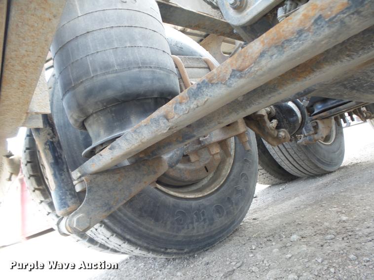 image for item DA0613 2005 Mack CXN 613 Vision semi truck