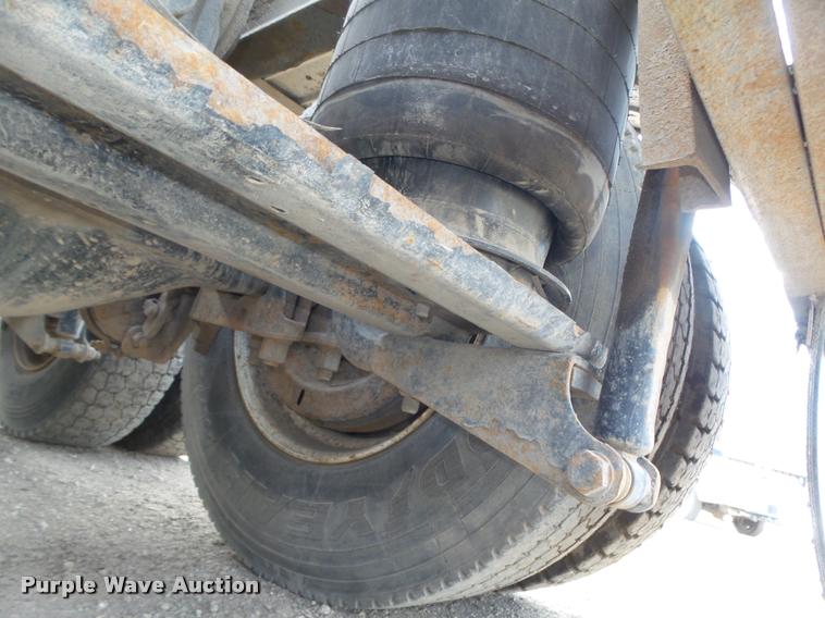 image for item DA0613 2005 Mack CXN 613 Vision semi truck