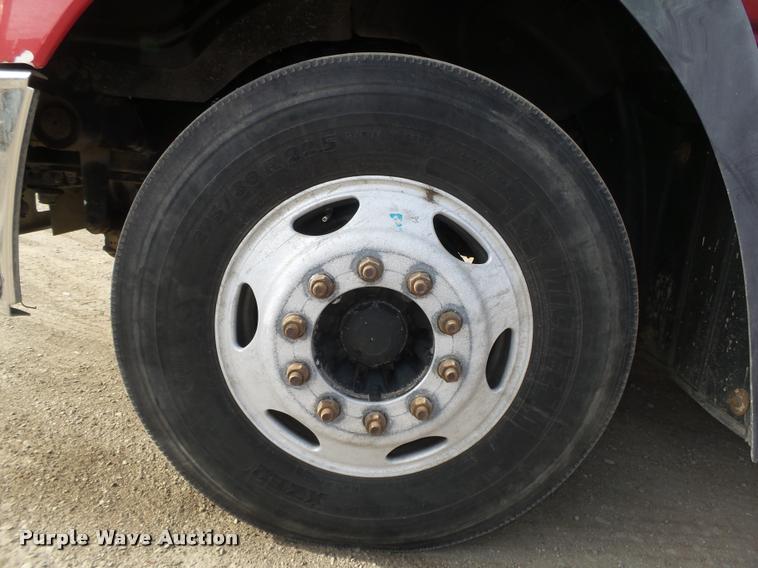 image for item DA0613 2005 Mack CXN 613 Vision semi truck