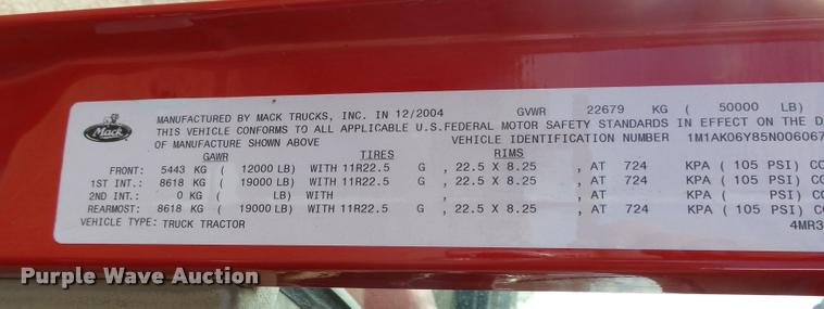 image for item DA0613 2005 Mack CXN 613 Vision semi truck