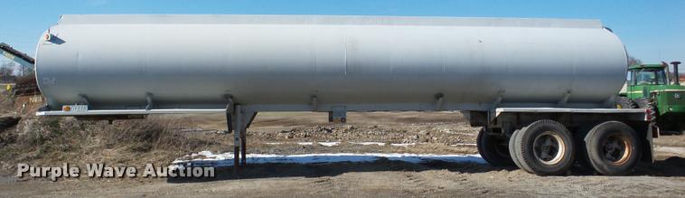 image for item DA1814 1969 Heil tank trailer