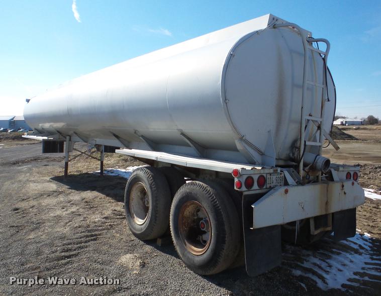 image for item DA1814 1969 Heil tank trailer