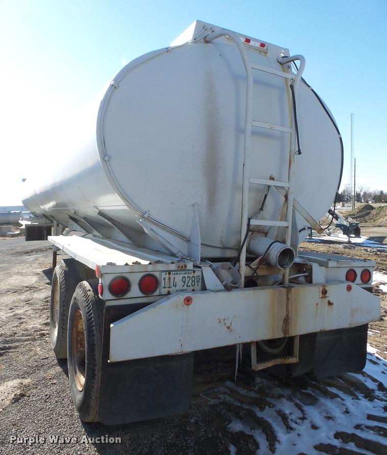 image for item DA1814 1969 Heil tank trailer