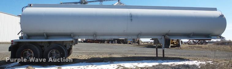 image for item DA1814 1969 Heil tank trailer