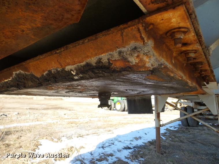 image for item DA1814 1969 Heil tank trailer