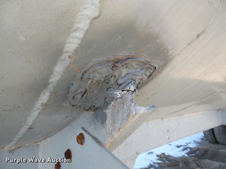 image for item DA1814 1969 Heil tank trailer