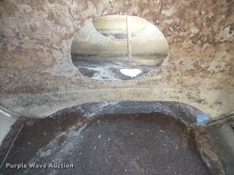 image for item DA1814 1969 Heil tank trailer