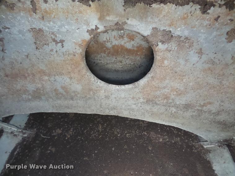 image for item DA1814 1969 Heil tank trailer