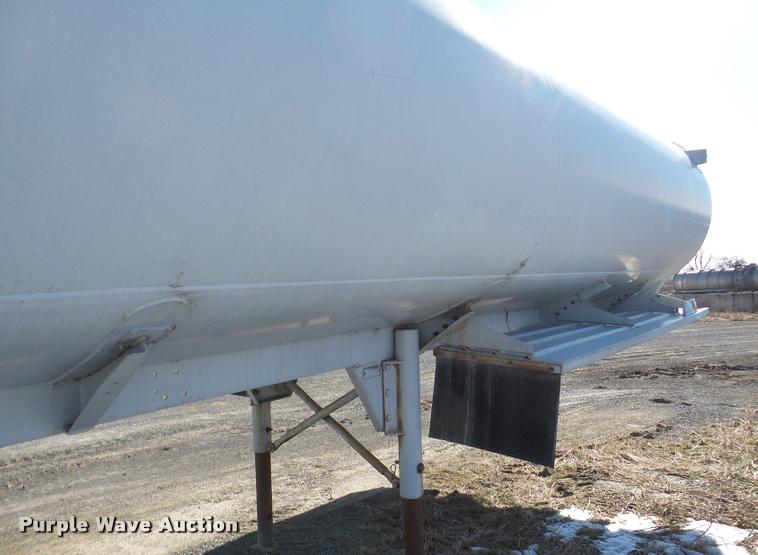 image for item DA1814 1969 Heil tank trailer