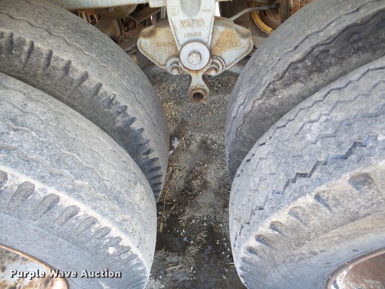 image for item DA1814 1969 Heil tank trailer