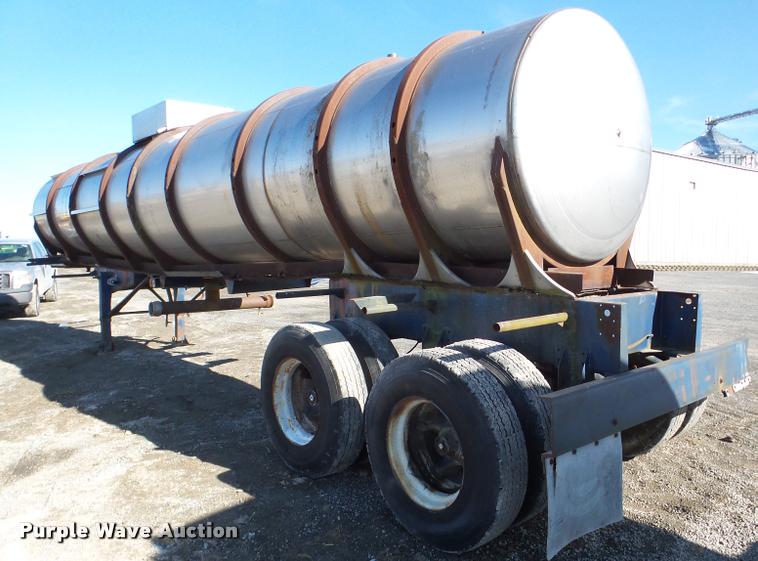 image for item DA1815 1971 Butler tank trailer