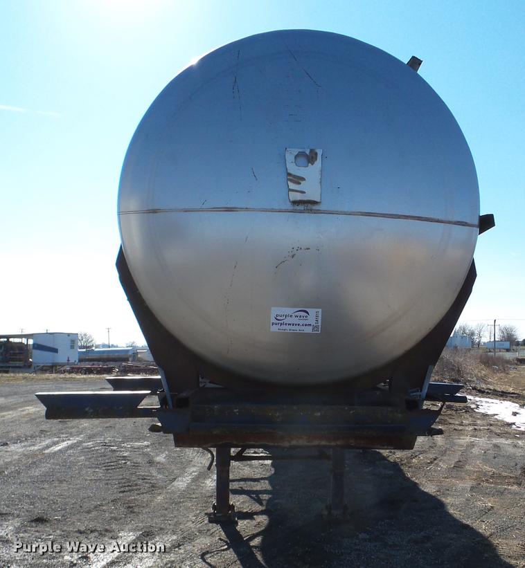image for item DA1815 1971 Butler tank trailer