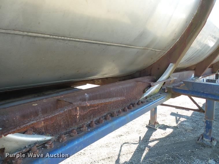 image for item DA1815 1971 Butler tank trailer