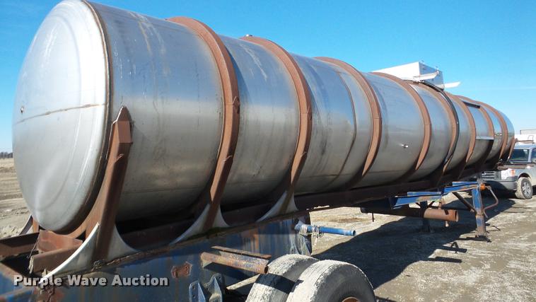 image for item DA1815 1971 Butler tank trailer