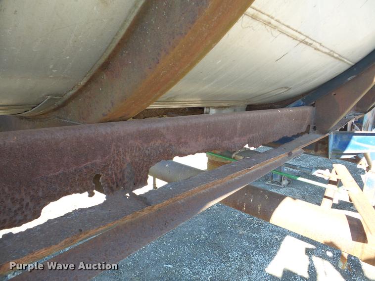 image for item DA1815 1971 Butler tank trailer