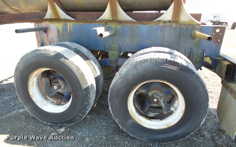 image for item DA1815 1971 Butler tank trailer