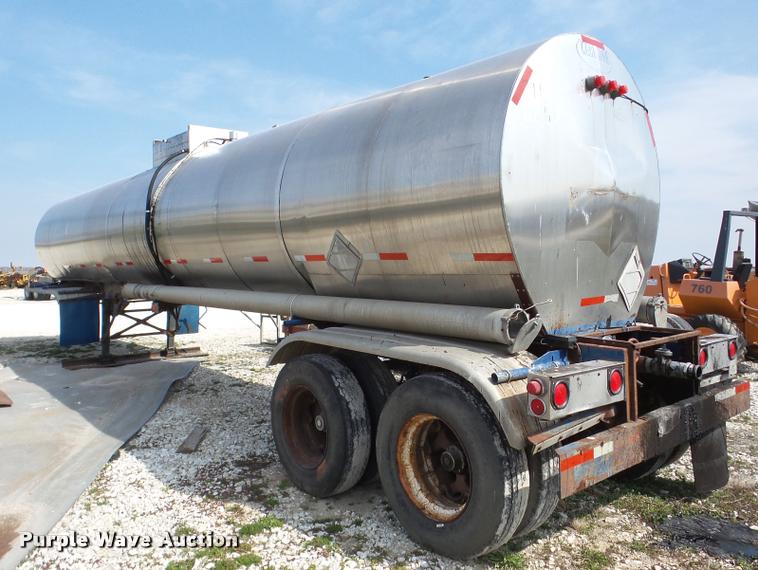 image for item DA1818 1977 Kari Kool C7K tank trailer