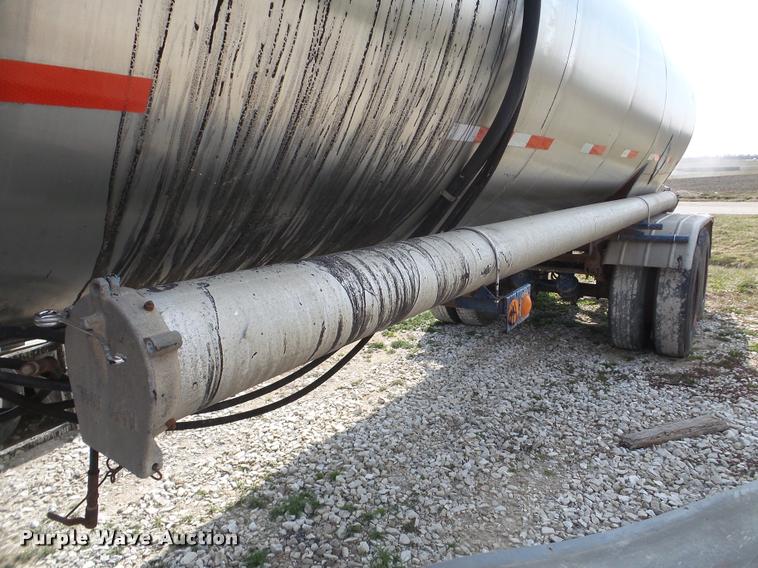 image for item DA1818 1977 Kari Kool C7K tank trailer