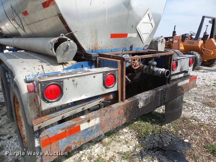 image for item DA1818 1977 Kari Kool C7K tank trailer