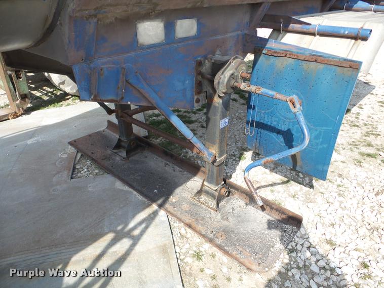 image for item DA1818 1977 Kari Kool C7K tank trailer