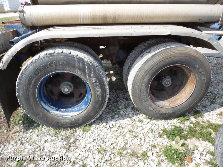 image for item DA1818 1977 Kari Kool C7K tank trailer