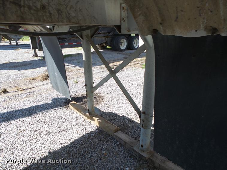 image for item DA2617 1974 Trailmobile F14S4CC1H tank trailer