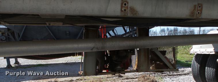 image for item DA2617 1974 Trailmobile F14S4CC1H tank trailer