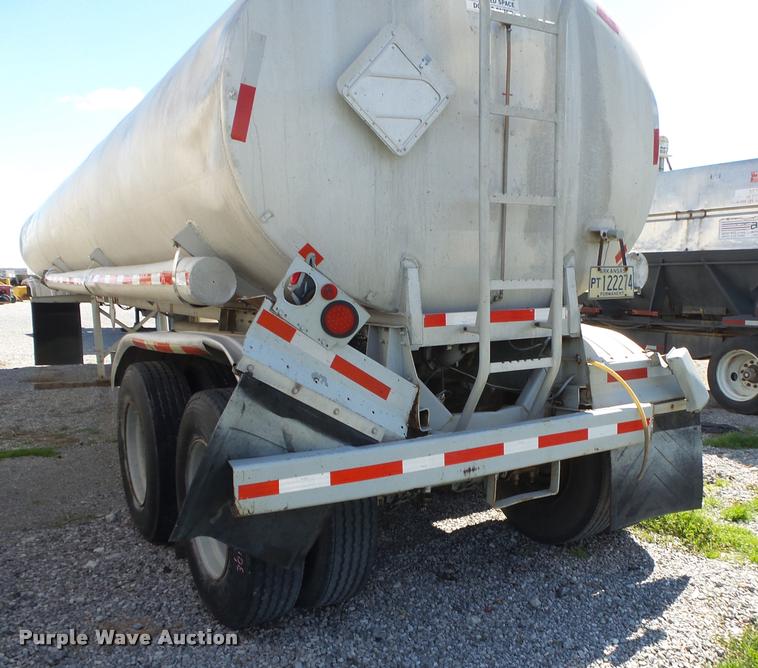 image for item DA2617 1974 Trailmobile F14S4CC1H tank trailer