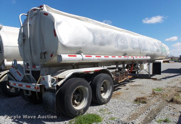 image for item DA2617 1974 Trailmobile F14S4CC1H tank trailer