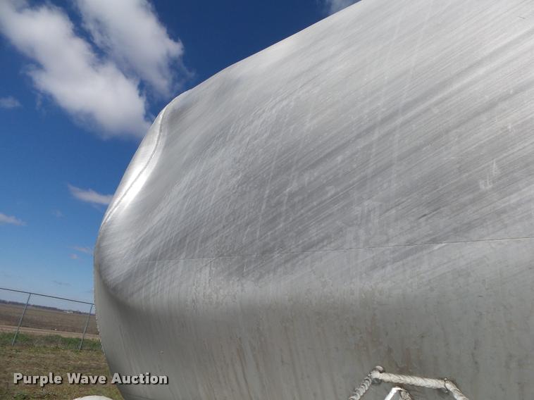 image for item DA2617 1974 Trailmobile F14S4CC1H tank trailer