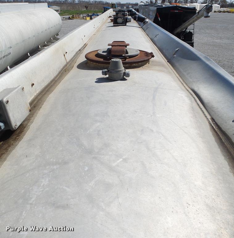 image for item DA2617 1974 Trailmobile F14S4CC1H tank trailer